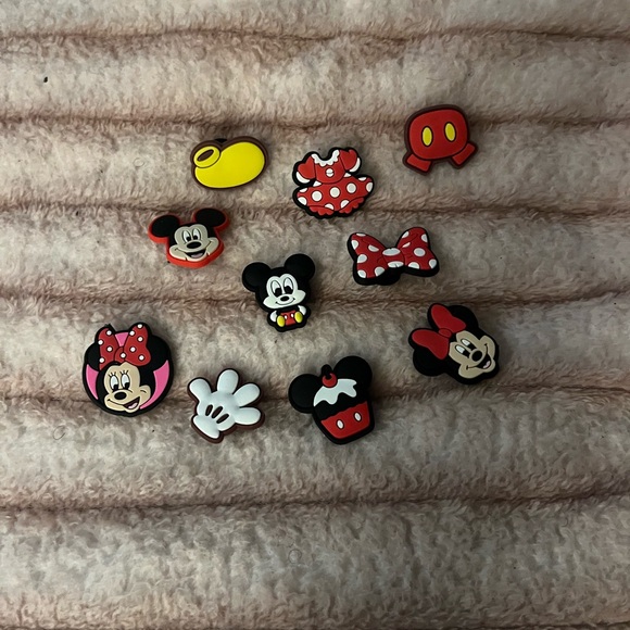 Croc Jibbet Charms - Picture 2 of 11